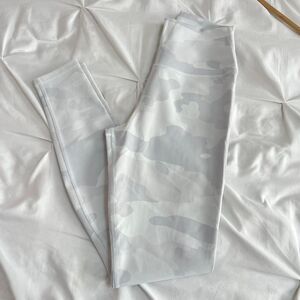 Alo Yoga High Waisted Vapor Leggings